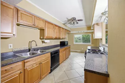 3614 Windsor Street, Irving, TX 75062 - Photo 12