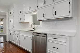 501 Tanglewood Dr S, Irving, TX 75061 - Photo 16