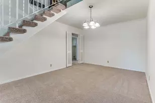 905 Live Oak Ln, Arlington, TX 76012 - Photo 6