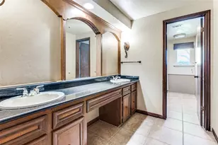 905 Live Oak Ln, Arlington, TX 76012 - Photo 24