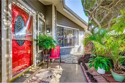 513 Hunters Glen Street, Lewisville, TX 75067 - Photo 2