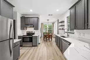 10032 Castlewood Dr, Plano, TX 75025 - Photo 4