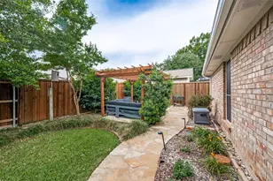 2720 Holly Brook Ct, Bedford, TX 76021 - Photo 36
