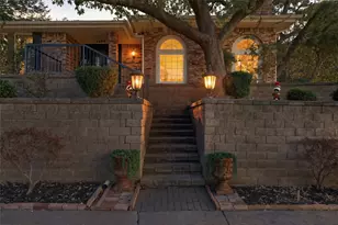 2000 Lakehill Ct, Arlington, TX 76012 - Photo 2