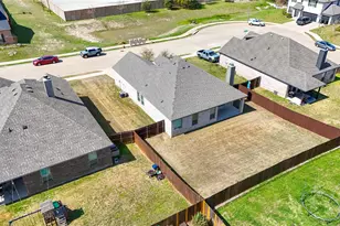 703 Dripping Spgs Ln, Cleburne, TX 76033 - Photo 18