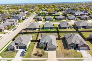 703 Dripping Spgs Ln, Cleburne, TX 76033 - Photo 16