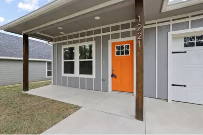 1221 W Johnson Street, Denison, TX 75020 - Photo 2