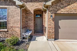 1212 Dublin Dr, Cleburne, TX 76033 - Photo 4