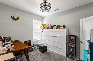 1212 Dublin Dr, Cleburne, TX 76033 - Photo 10