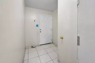 9415 Olde Towne Row, Dallas, TX 75227 - Photo 14