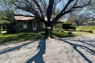 906 Young St, Nocona, TX 76255 - Photo 1