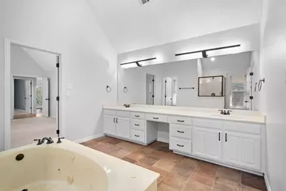 3406 Forestway Court, Arlington, TX 76001 - Photo 22