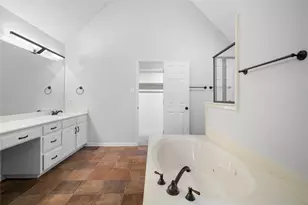 3406 Forestway Ct, Arlington, TX 76001 - Photo 20