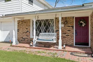 5705 Diamond Oaks Dr N, Haltom City, TX 76117 - Photo 4