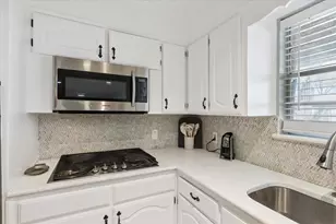 5705 Diamond Oaks Dr N, Haltom City, TX 76117 - Photo 16