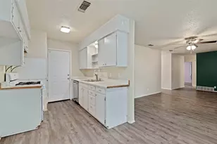 306 Bluebird Cir, Denton, TX 76209 - Photo 10