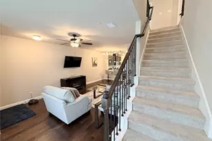 305 Tottenham Ct, McKinney, TX 75072 - Photo 8