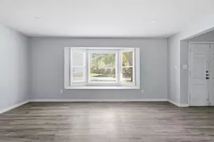 6028 Walraven Cir, Fort Worth, TX 76133 - Photo 8