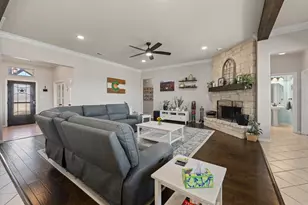 7925 Grassland Dr, Godley, TX 76044 - Photo 4