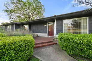 1445 Oaklawn Dr, Corsicana, TX 75110 - Photo 2