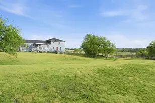 104 Co Rd 412B, Lott, TX 76656 - Photo 32