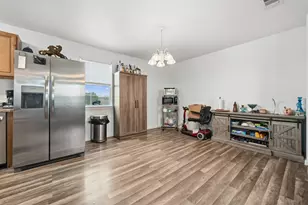 104 Co Rd 412B, Lott, TX 76656 - Photo 10