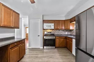 211 Mildred Ln, Benbrook, TX 76126 - Photo 8