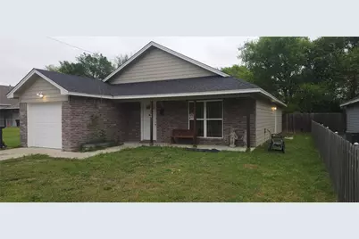 448 Chase Avenue, Cleburne, TX 76031 - Photo 4