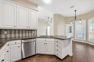 8501 Mustang Dr, Irving, TX 75063 - Photo 12