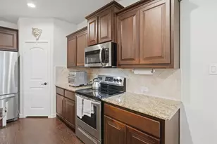 924 Meadow Scape Dr, Fort Worth, TX 76028 - Photo 10