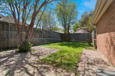 924 McCoy Drive, Irving, TX 75062 - Photo 38