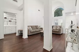 924 McCoy Dr, Irving, TX 75062 - Photo 14