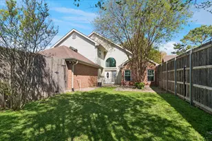 924 McCoy Dr, Irving, TX 75062 - Photo 32