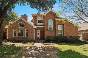 924 McCoy Dr, Irving, TX 75062 - Photo 1