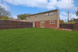402 Creekmeadow Ln, Lewisville, TX 75067 - Photo 4