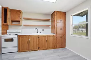 556 Oxbow Ct, Burleson, TX 76028 - Photo 14