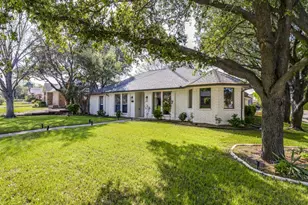 2600 Belmeade Dr, Carrollton, TX 75006 - Photo 2