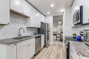 10017 Regal Park Ln, Dallas, TX 75230 - Photo 4