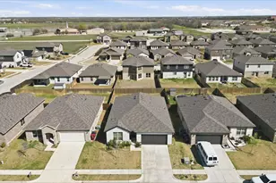 964 Ravenwood Ln, Van Alstyne, TX 75495 - Photo 2