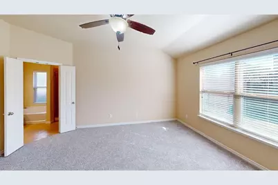 4524 Lakeside Hollow Street, Fort Worth, TX 76262 - Photo 10