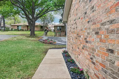 1428 Hampton Road, Grapevine, TX 76051 - Photo 4