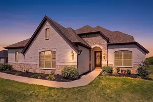 704 Cactus Crk Ct, Godley, TX 76044 - Photo 2