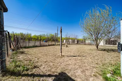 814 Texas Street, Stamford, TX 79553 - Photo 18