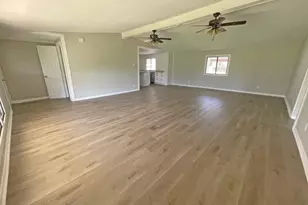 1411 Fox Ln, Burleson, TX 76028 - Photo 6