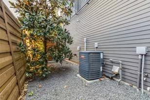 1865 Summit, Dallas, TX 75206 - Photo 16