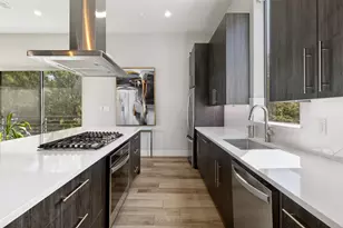 1865 Summit, Dallas, TX 75206 - Photo 10