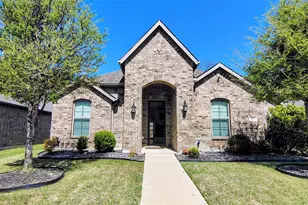205 Violet Dr, Waxahachie, TX 75165 - Photo 2