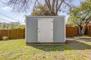 8808 Westfield Dr, Dallas, TX 75243 - Photo 36