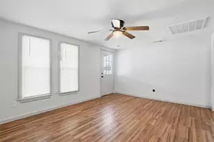 1100 SE 9th St, Mineral Wells, TX 76067 - Photo 4