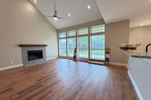 2112 Stonegate Dr, Carrollton, TX 75010 - Photo 4